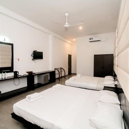 Lagoon Paradise Beach Resort Tangalle Exterior photo