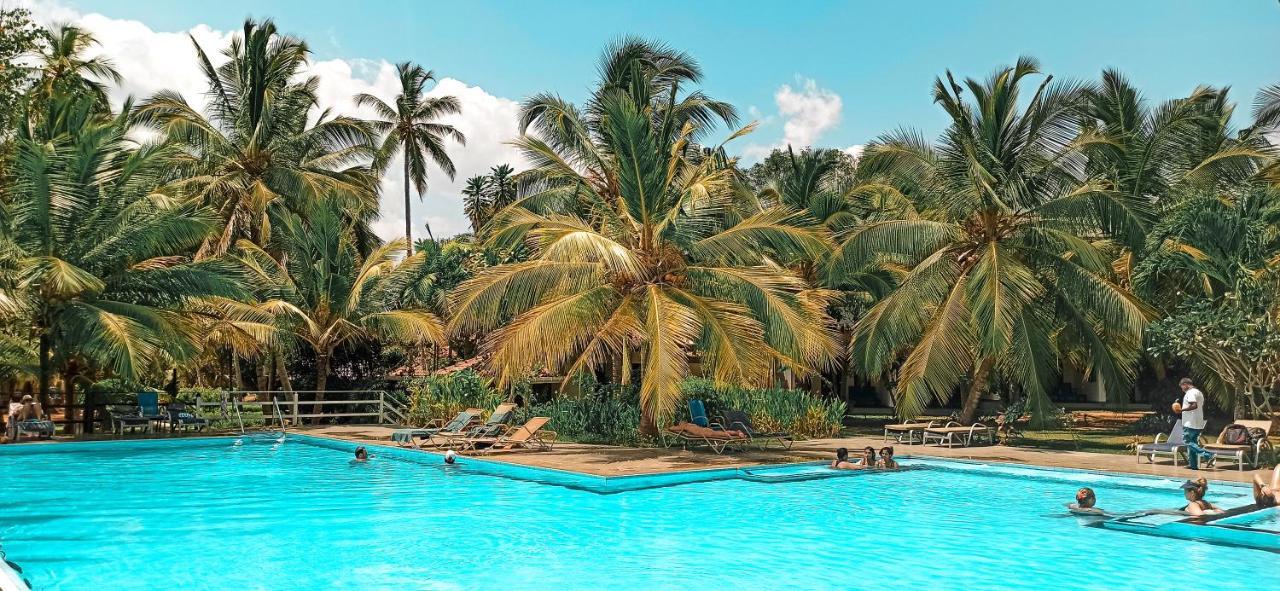 Lagoon Paradise Beach Resort Tangalle Exterior photo