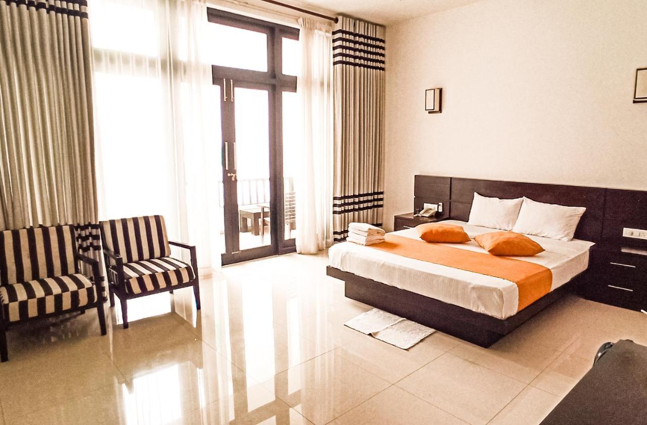 Lagoon Paradise Beach Resort Tangalle Exterior photo