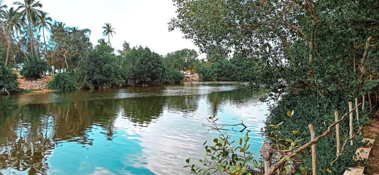 Lagoon Paradise Beach Resort Tangalle Exterior photo