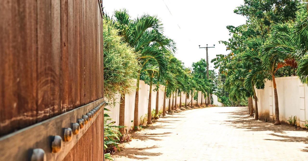 Lagoon Paradise Beach Resort Tangalle Exterior photo