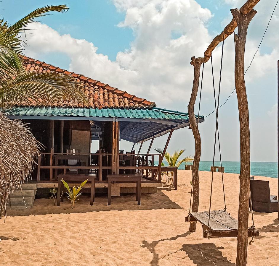 Lagoon Paradise Beach Resort Tangalle Exterior photo