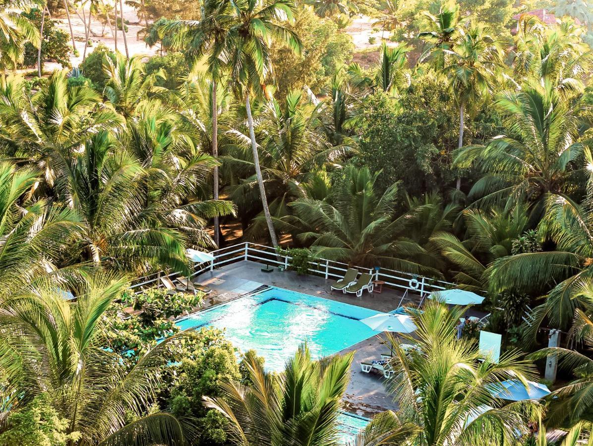 Lagoon Paradise Beach Resort Tangalle Exterior photo