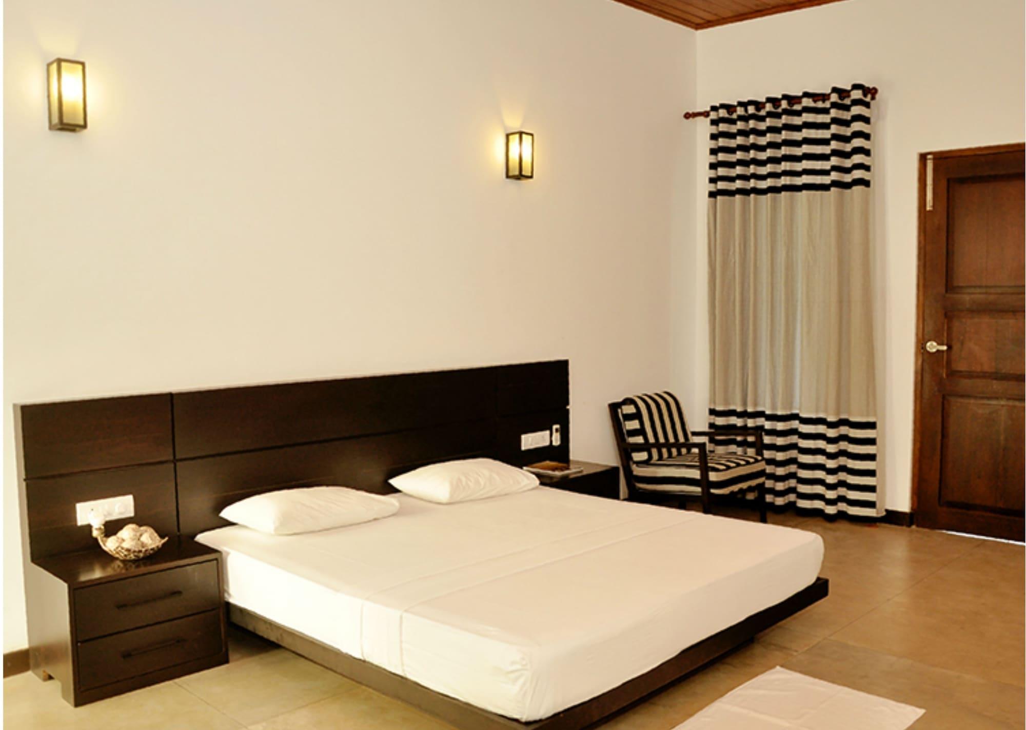 Lagoon Paradise Beach Resort Tangalle Exterior photo