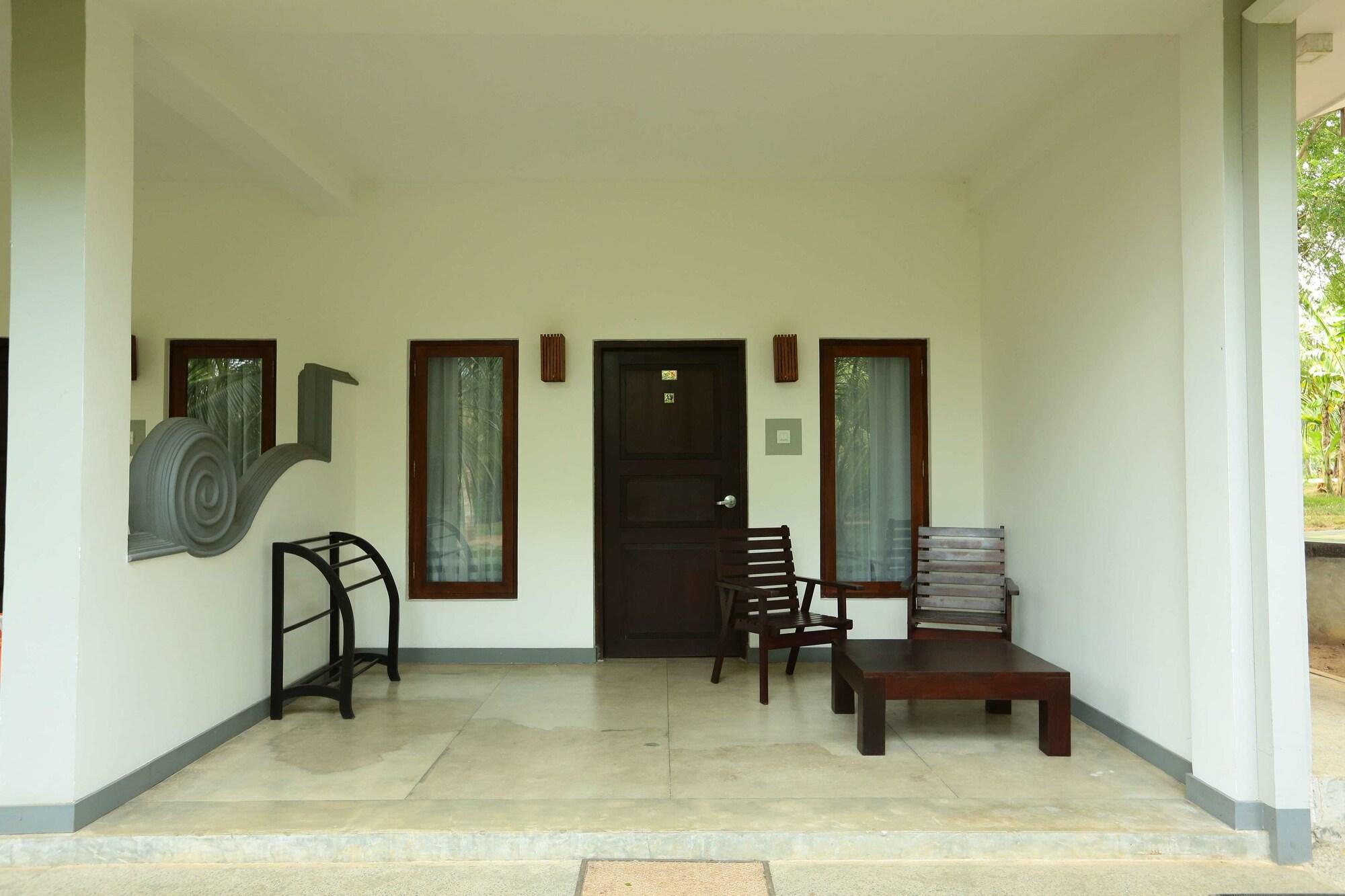 Lagoon Paradise Beach Resort Tangalle Exterior photo