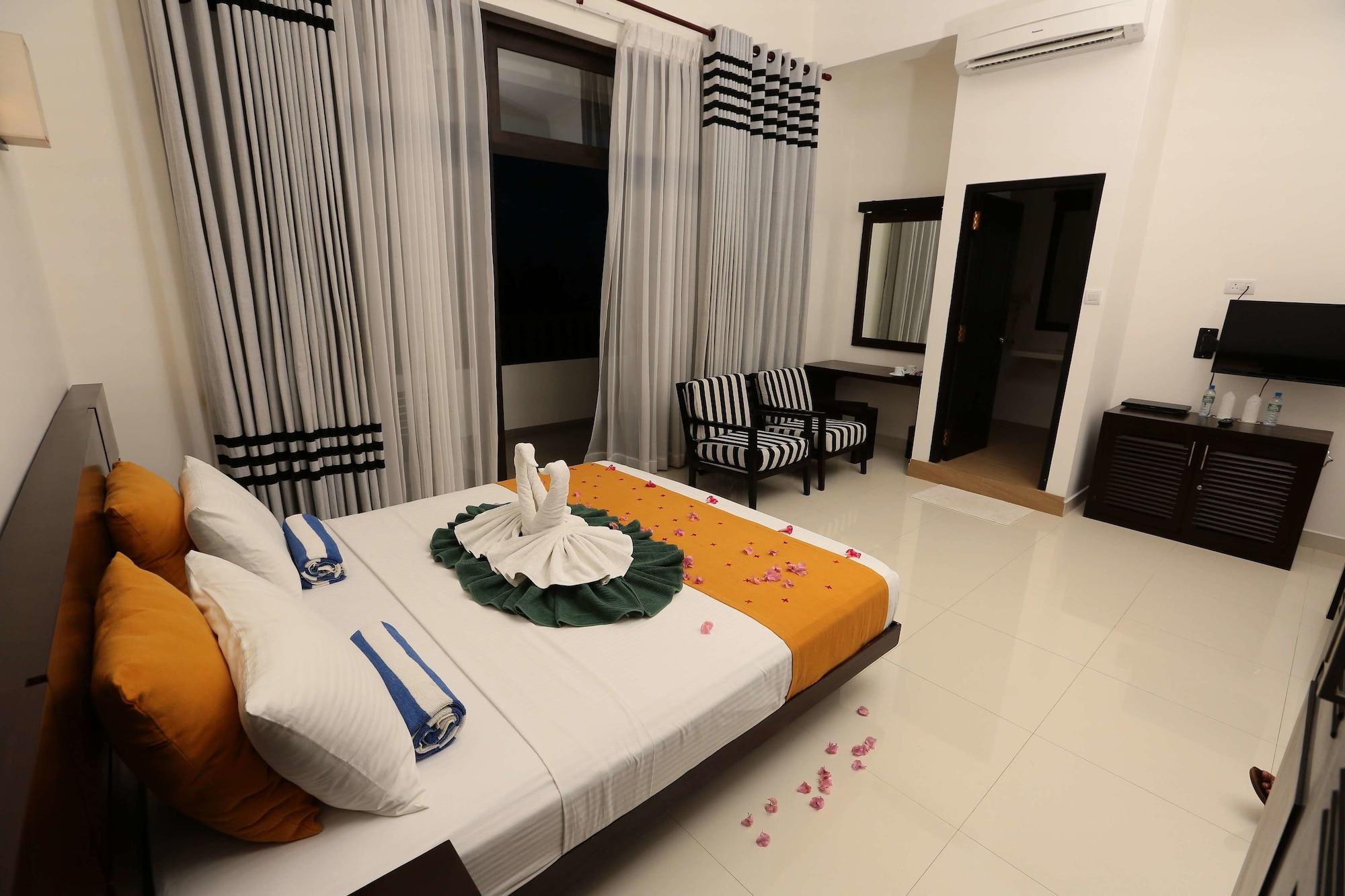 Lagoon Paradise Beach Resort Tangalle Exterior photo
