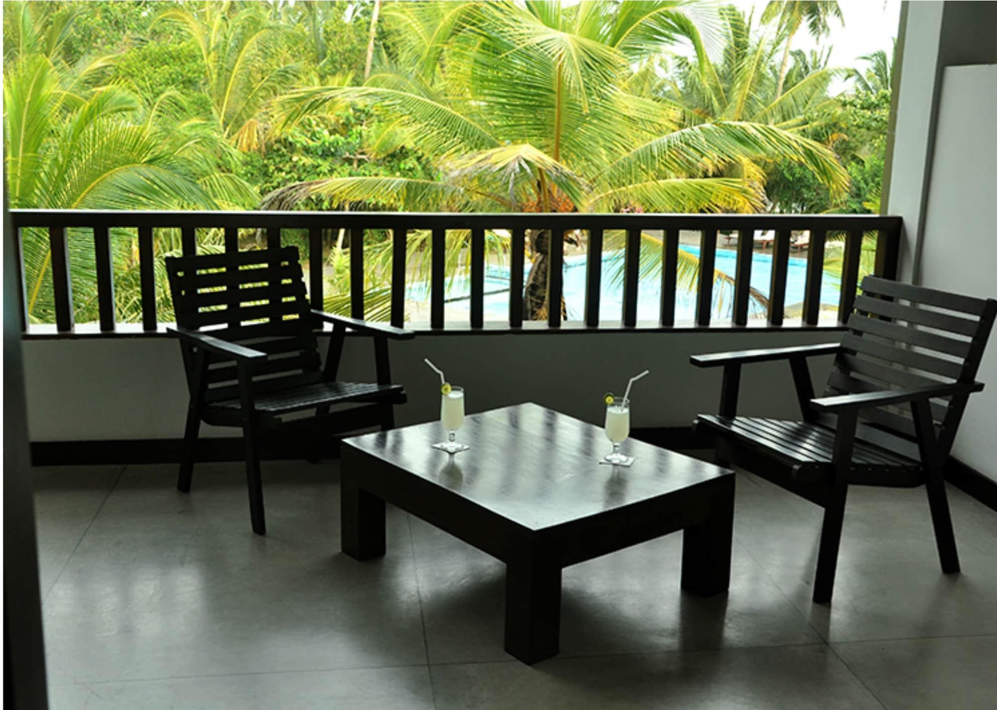 Lagoon Paradise Beach Resort Tangalle Exterior photo