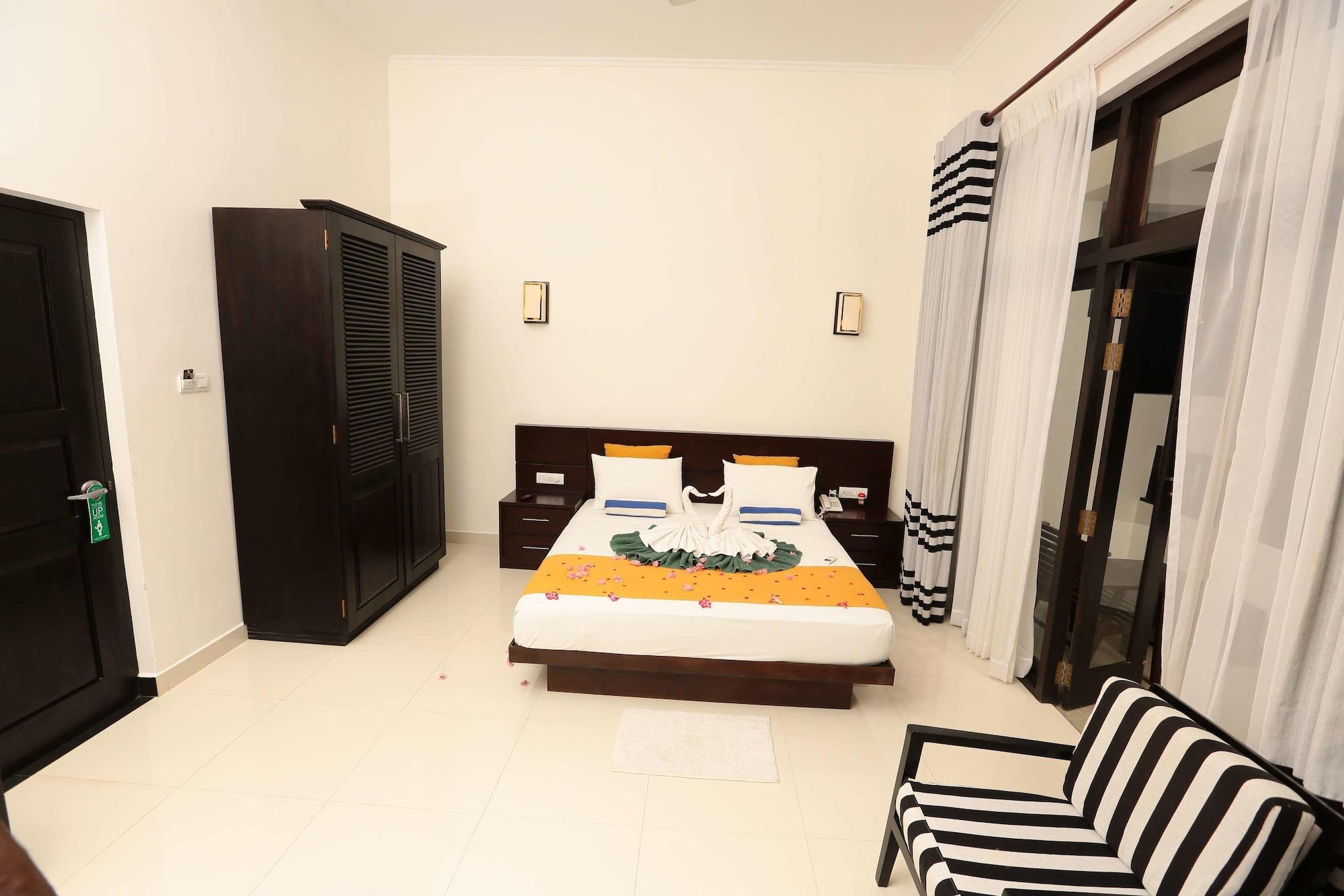 Lagoon Paradise Beach Resort Tangalle Exterior photo