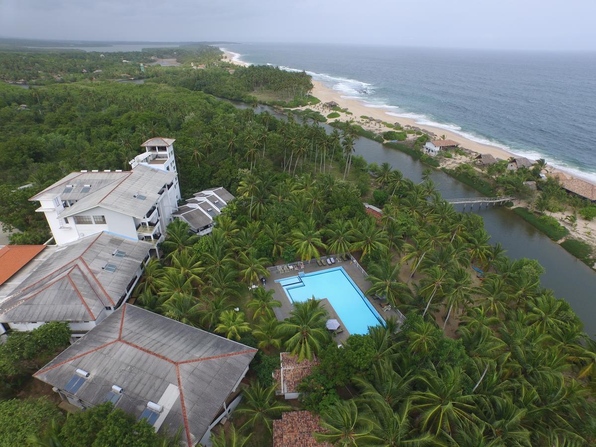 Lagoon Paradise Beach Resort Tangalle Exterior photo